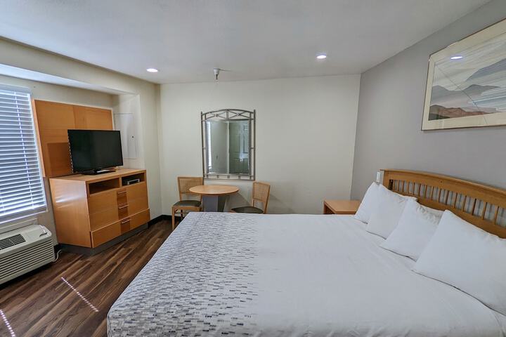 Room 43 of 80