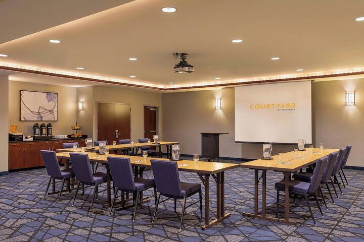 Courtyard by Marriott Madison West Middleton