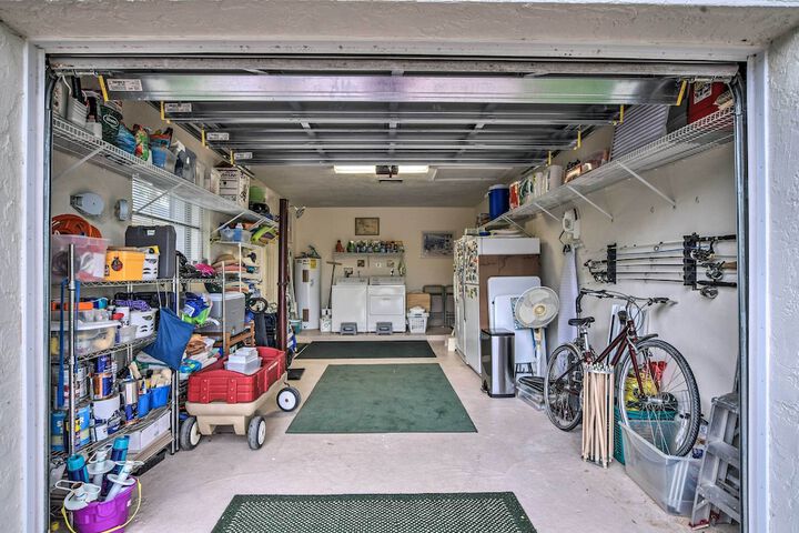 Spacious Naples Home 1 Mi to Vanderbilt Beach!