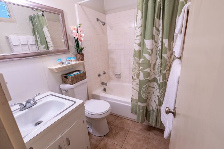 Room 200 of 218