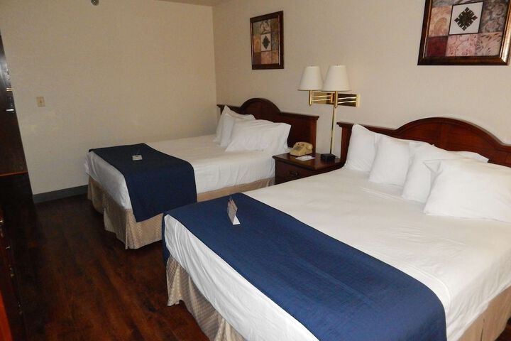 Room 4 of 7