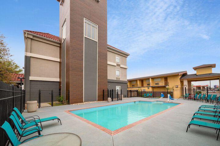 La Quinta Inn & Suites by Wyndham New Braunfels