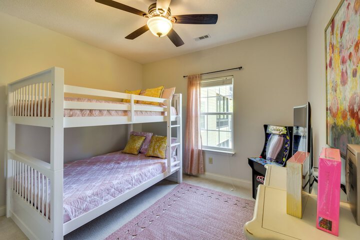 Balcony & Golf Course View! Condo at Kingwood