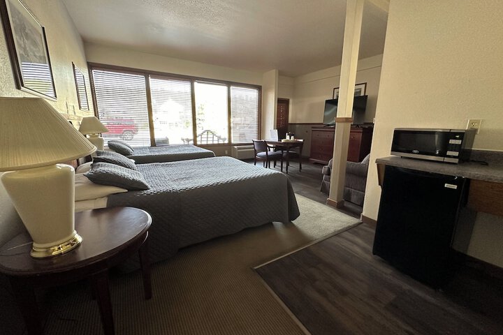 Timber Lodge Inn