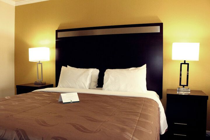 Room 30 of 46