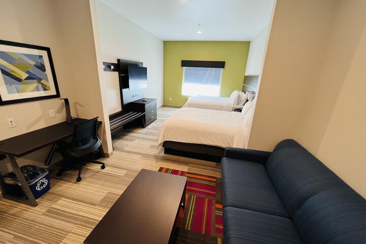 Holiday Inn Express & Suites Salinas by IHG