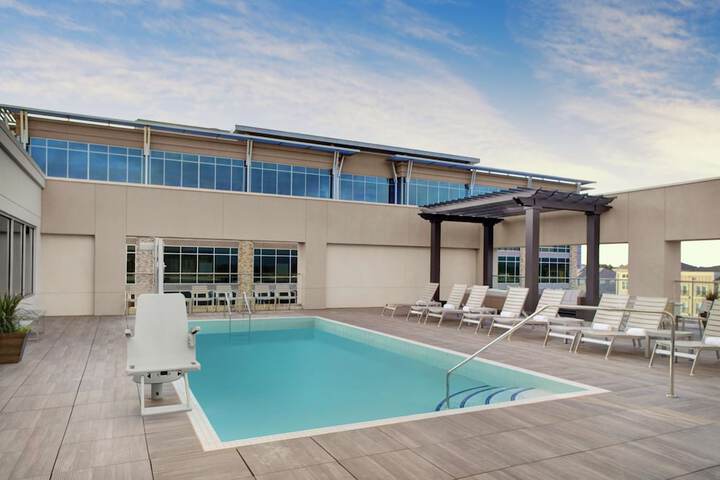 Pool 12 of 71