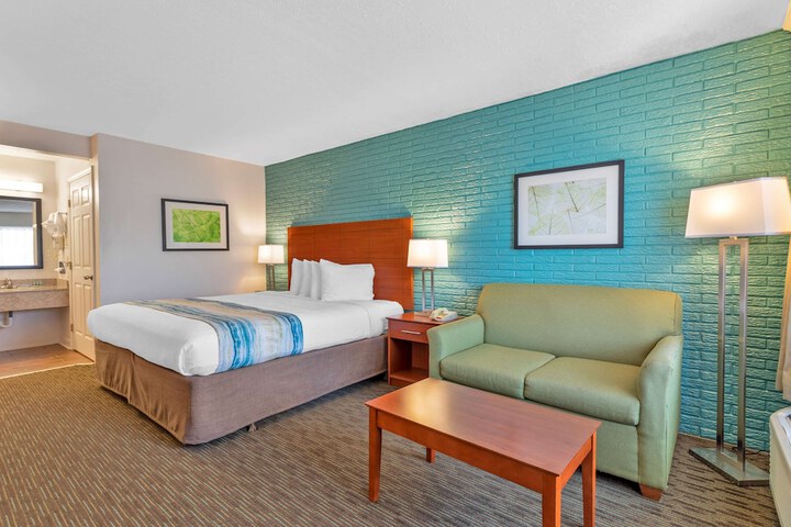 Room 14 of 25