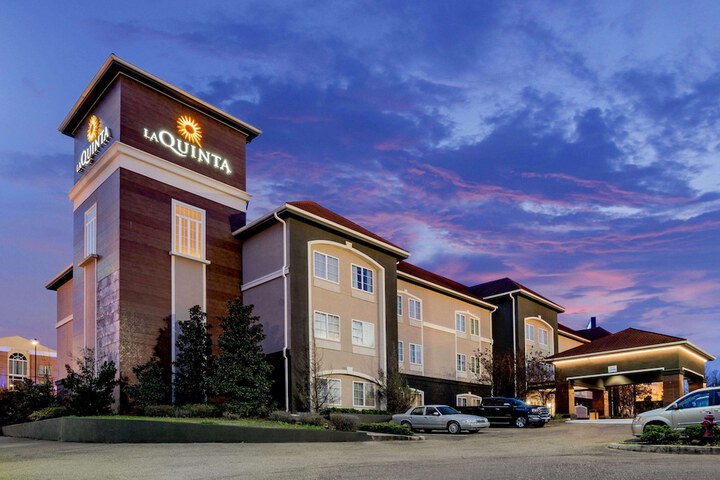 Hotel 2 of 33