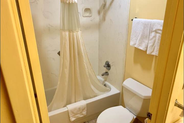 Room 13 of 29