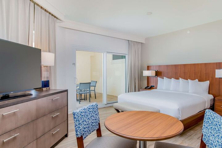 Room 33 of 187