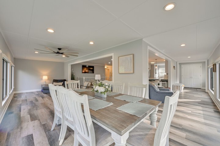 Spacious Lake Norman Retreat w / Boat Ramp!
