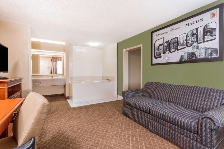 Room 16 of 21