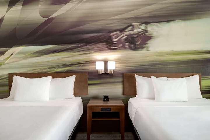 Room 30 of 83