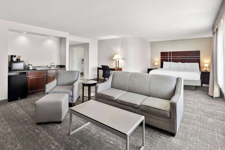 Best Western Luxbury Inn Fort Wayne