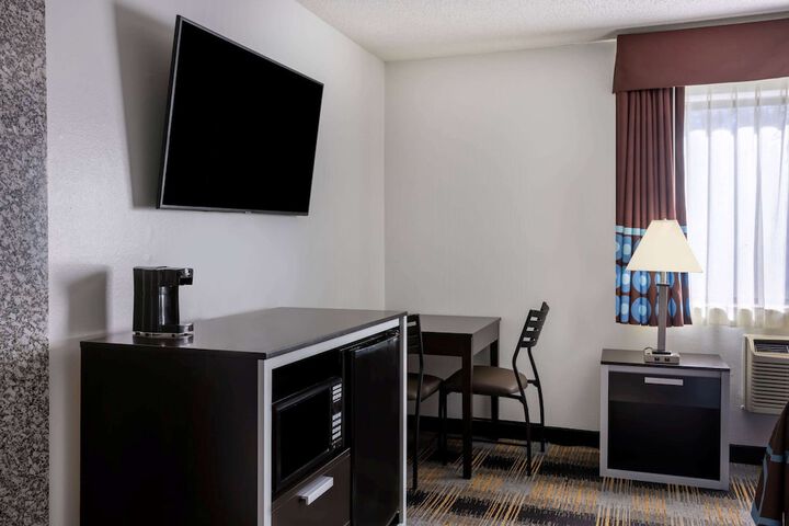 Room 26 of 35