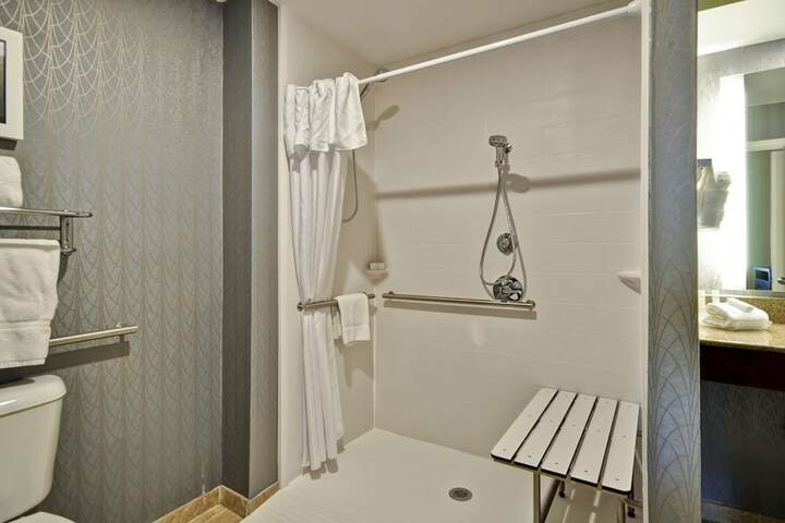 Room 15 of 35