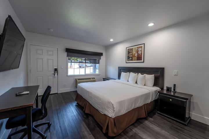Room 15 of 16