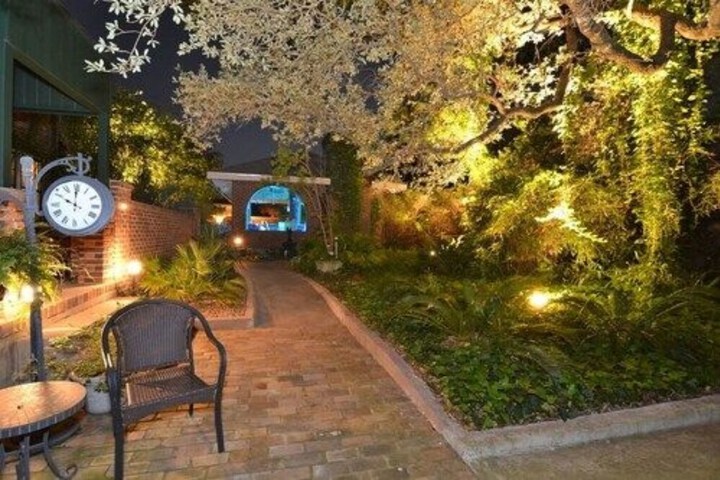 Far View - a Bed & Breakfast Estate