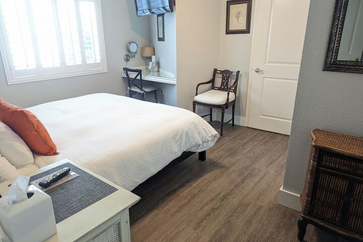 Room 75 of 102