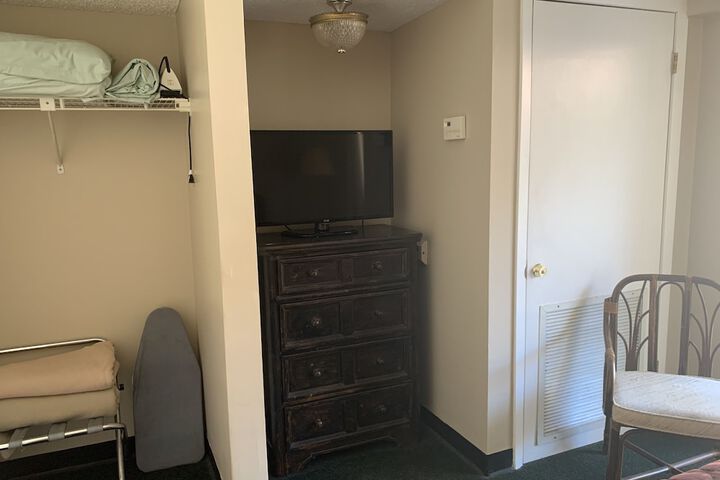Room 111 of 165