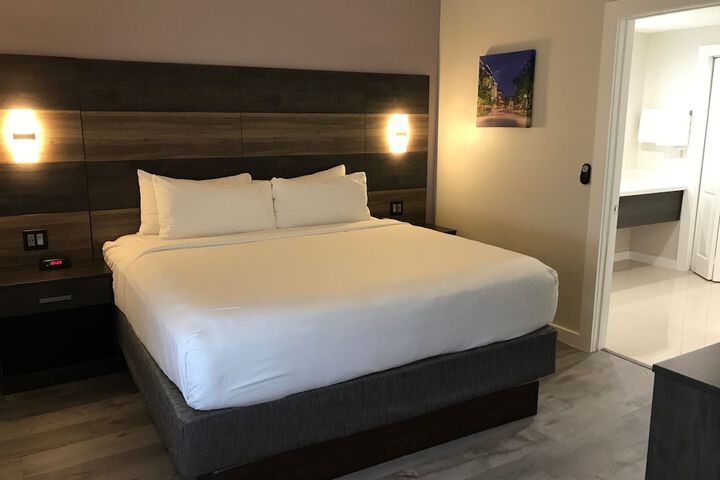 Room 18 of 68