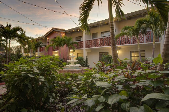 Hotel Exterior 61 of 68