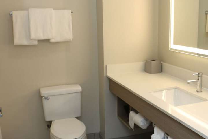Holiday Inn Express & Suites Albermarle by IHG