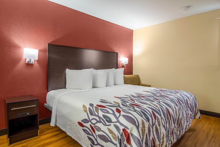 Room 32 of 34