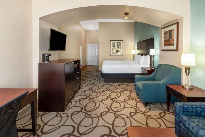 Room 21 of 33
