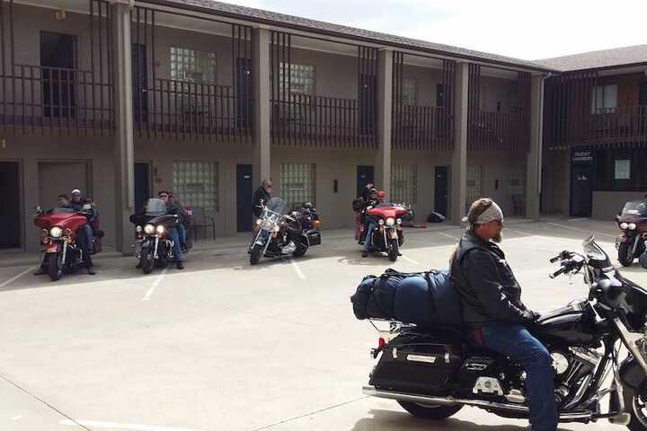 Bear Lodge Motel