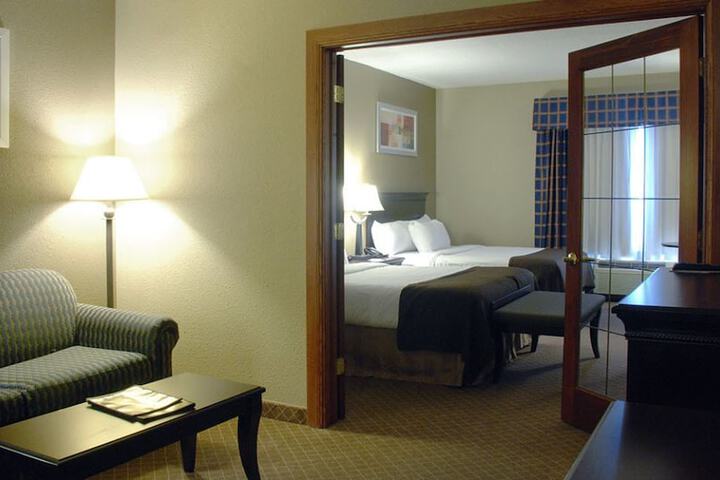 Room 16 of 38
