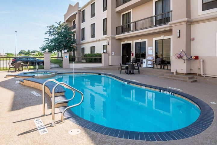 Pool 12 of 105