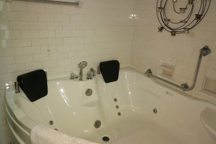Hot Tub 55 of 56