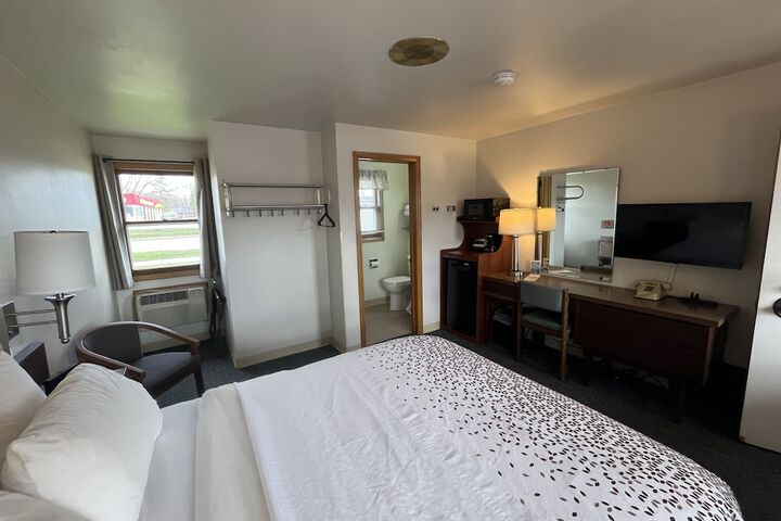 Room 19 of 38