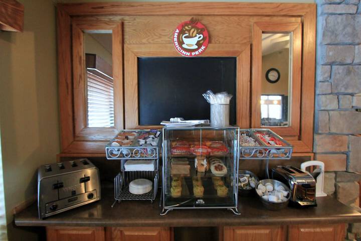 Breakfast/Coffee Service 24 of 29