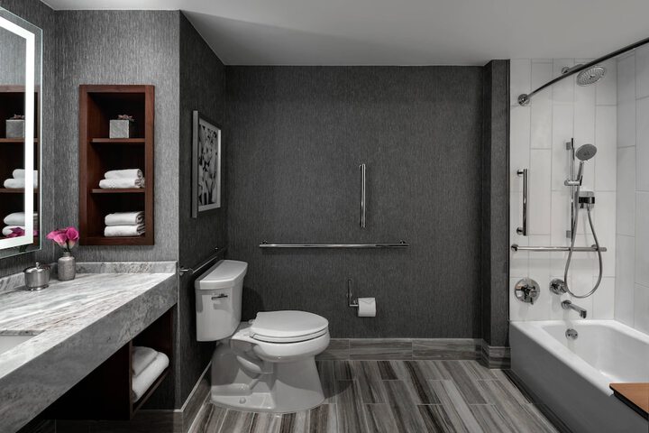 Room 6 of 78
