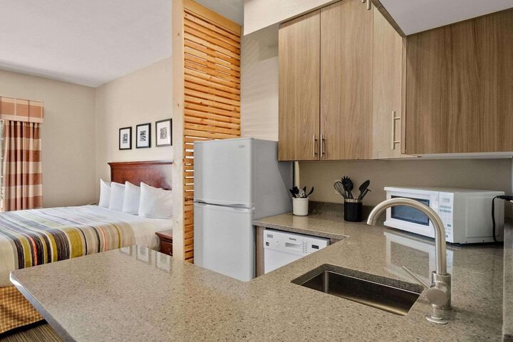 Country Inn & Suites by Radisson Greeley, CO