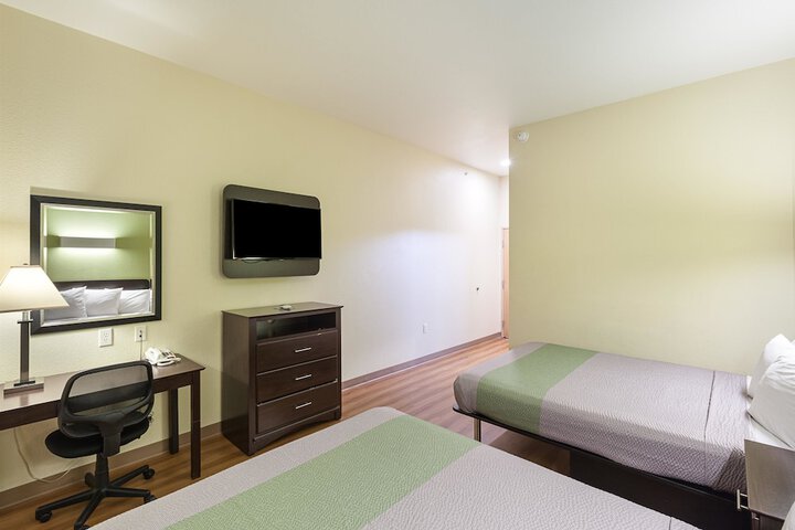 Room 9 of 34