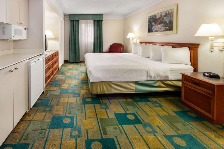 Room 20 of 29