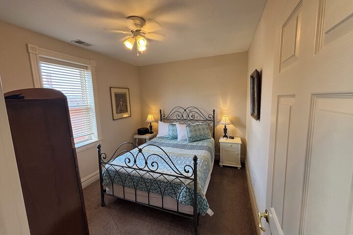 Hermann Crown Suites