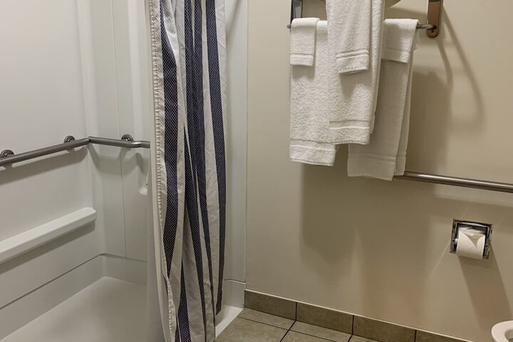 Room 10 of 37