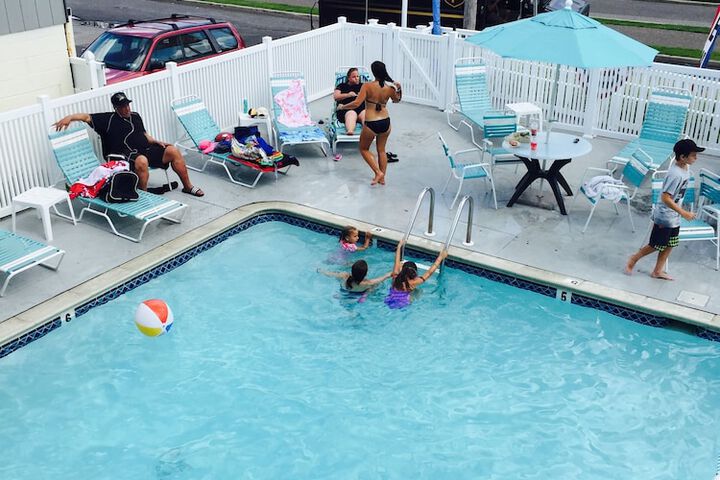 Pool 4 of 39