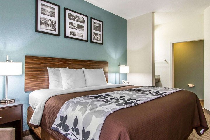 Room 18 of 38