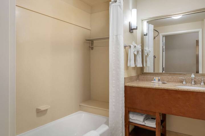 Room 21 of 35