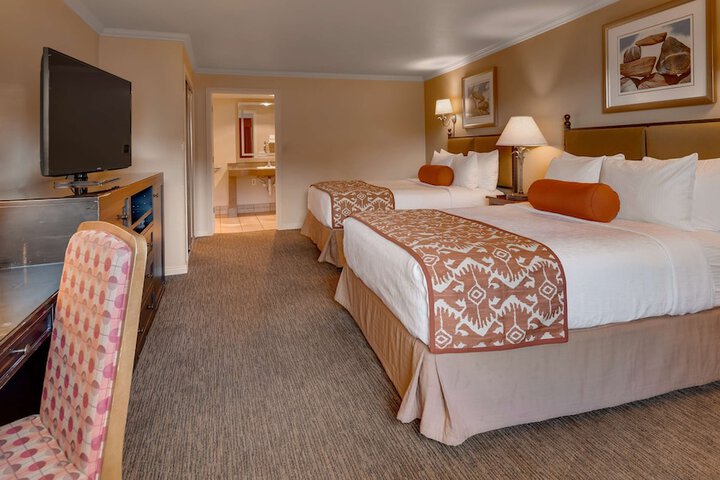 Room 43 of 104