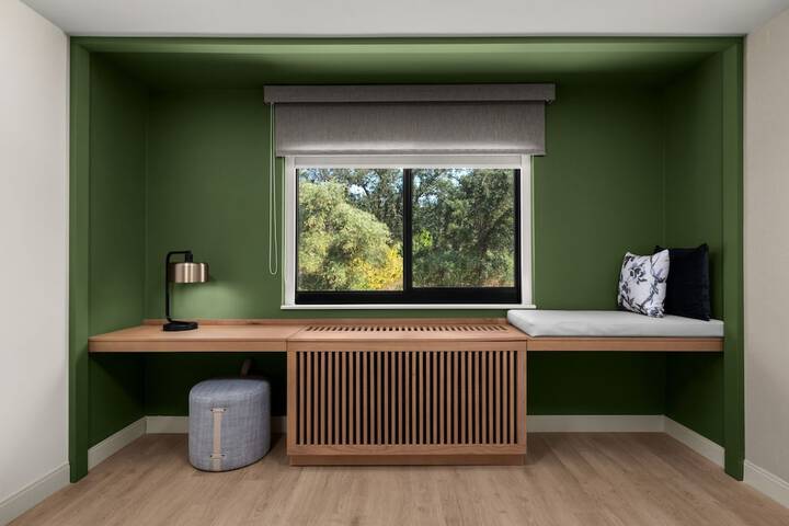 The Inelle Oakhurst Yosemite, a Tribute Portfolio Hotel