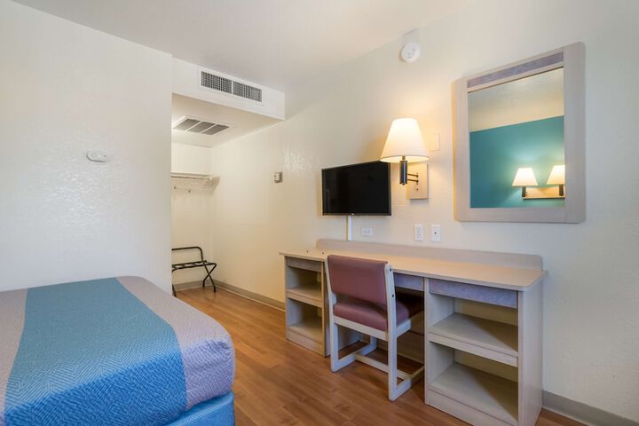 Room 20 of 36