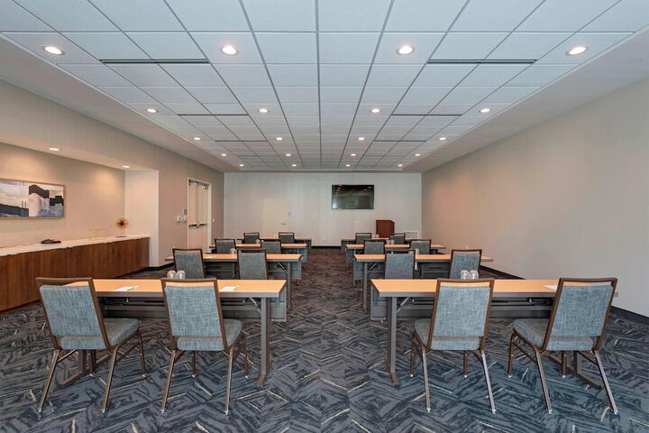 Courtyard by Marriott Houston Sugar Land / Lake Pointe