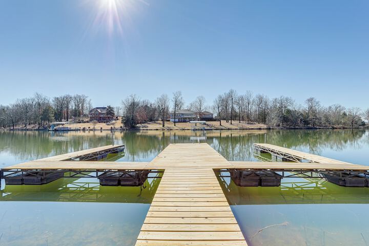 Arkansas Lake House w / Private Dock!